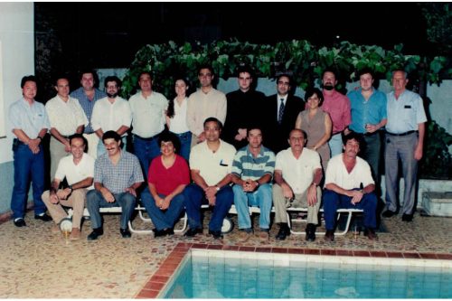 Confraternização na residência do Engº José Chehoun. Profissionais da Área Tecnológica reunidos com os promotores da cidade em 11/1996.