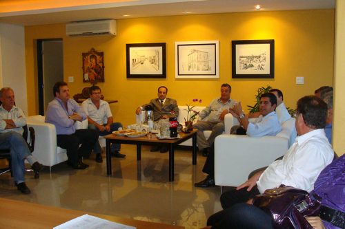 Apresentação do Sistema de Fiscalização do CONFEA/CREA e dos Impactos dos Loteamentos Irregulares no Desenvolvimento Urbano e Rural, realizado no Gabinete do Administrativo Municipal de Socorro, em 15/04/2011